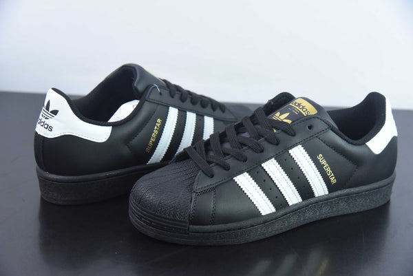 Tênis Adidas SuperStar Detalhes - Preto e Branco