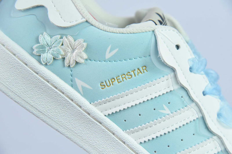 Tênis Adidas SuperStar - Feminino - Branco e Azul