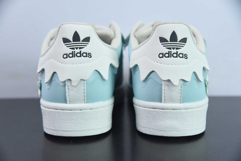 Tênis Adidas SuperStar - Feminino - Branco e Azul