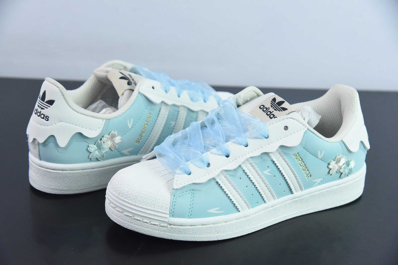 Tênis Adidas SuperStar - Feminino - Branco e Azul