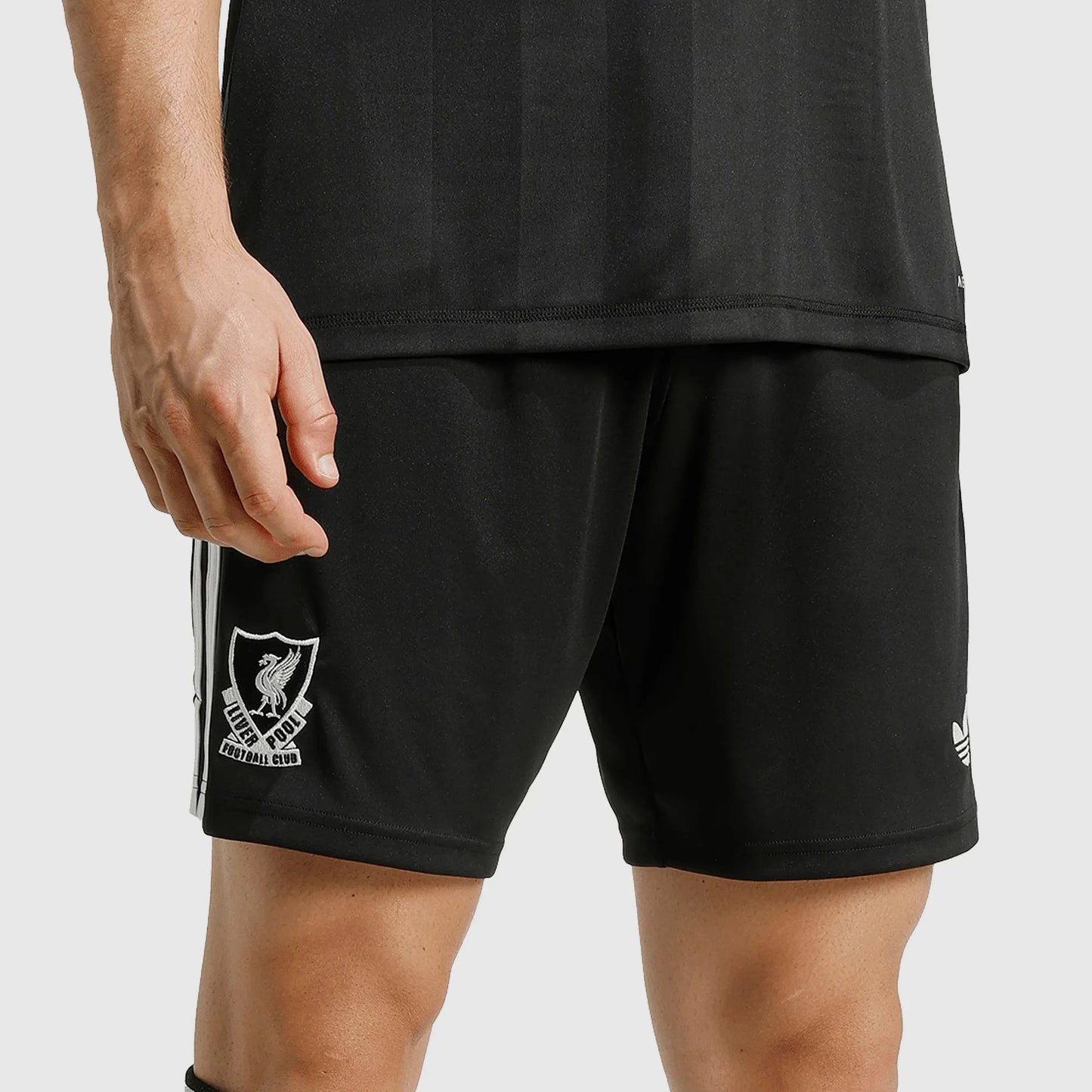 Shorts Adidas Liverpool 2025/26 III Goleiro